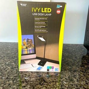 Ivy LED USB Desk Lamp